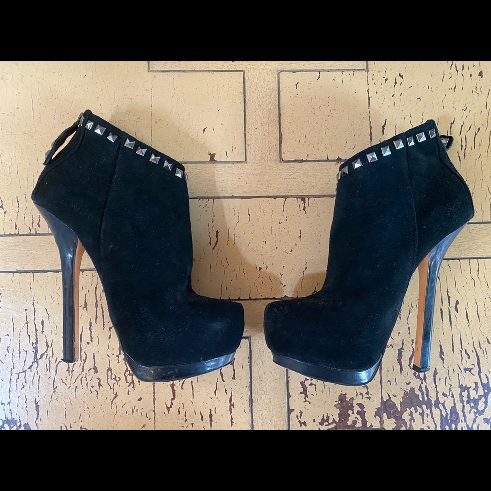 Bakers Booties with Studs - Picture 6 of 11